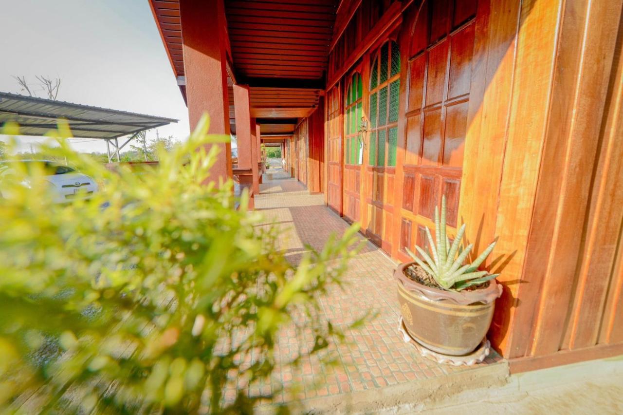 Mrk Resort & Massage Lop Buri 外观 照片