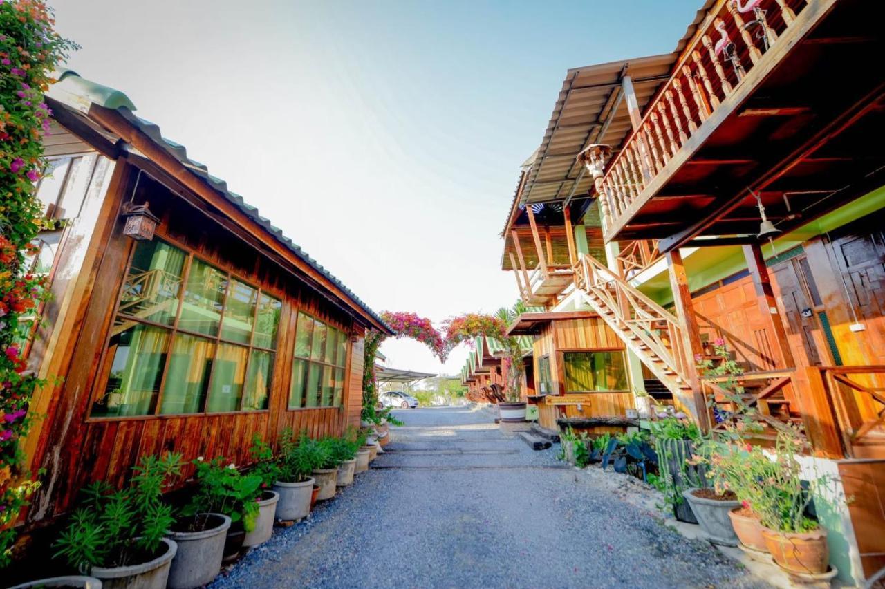 Mrk Resort & Massage Lop Buri 外观 照片