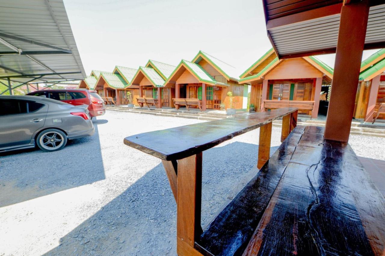 Mrk Resort & Massage Lop Buri 外观 照片
